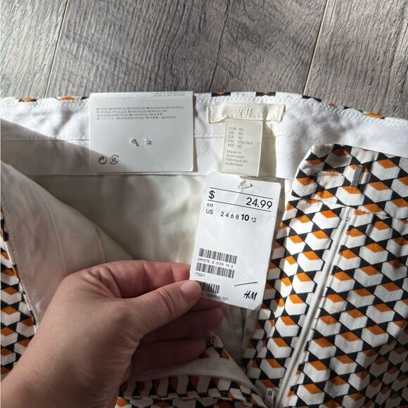 Geometric Patterned Pants - Picture 2 of 2